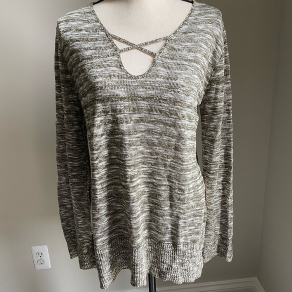 Miami Taupe Front Keyhole Sweater Size M